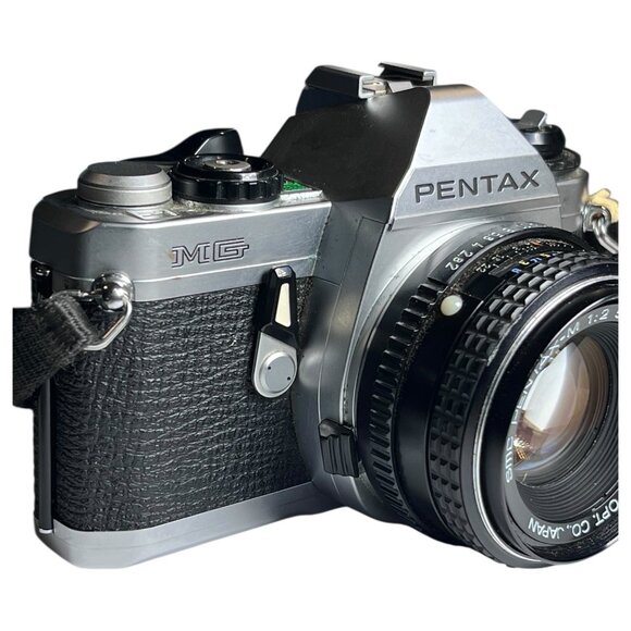 Pentax MG 35mm Film Camera with Pentax-M 50mm 1:2 lens - Picture 2 of 12